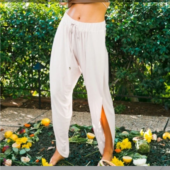 I Dream of Genie Ultra Soft Pants / Blanc / Small ~NWT - Picture 3 of 6